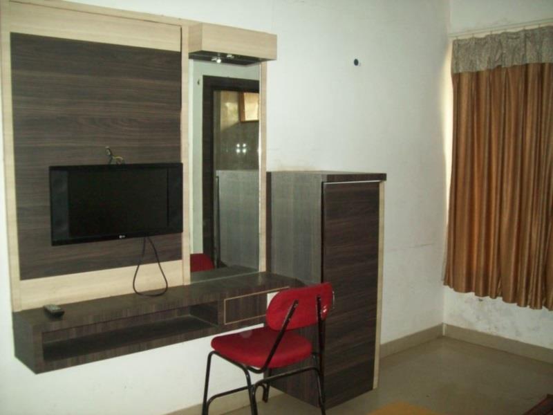 Hotel Mid - Way Inn Gandhinagar Exterior photo